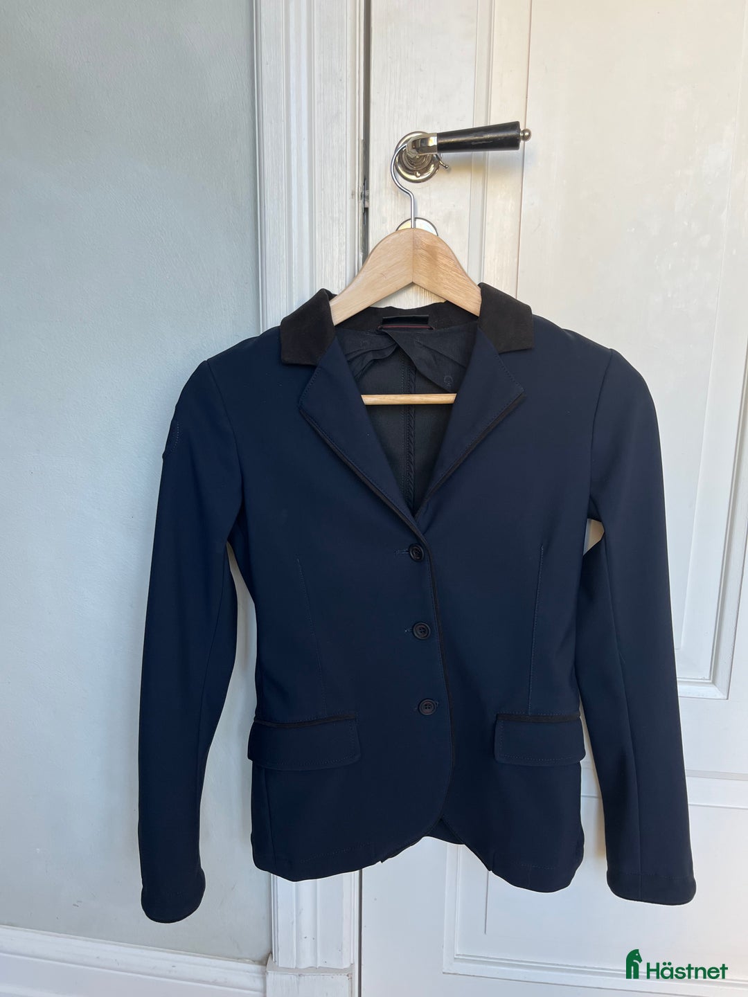 Jackor & Kavajer ryttarutrustning till salu: CT junior tävlingskavaj i Viken - Annons 1