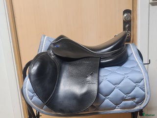 Sadlar hästutrustning till salu: Lippo Rivello Espanza i Hamneda - Annons 5