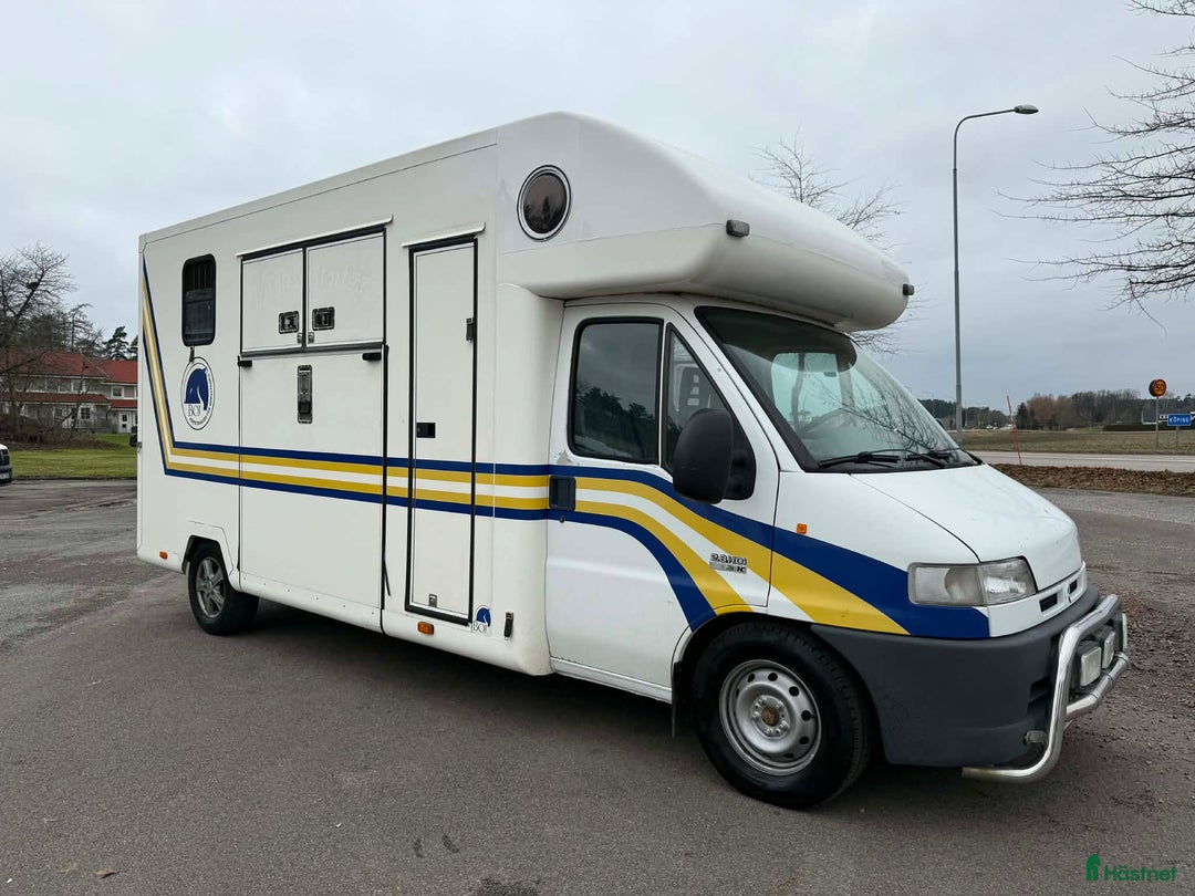 Hästlastbilar  fordon & transport till salu: Välvårdad hästlastbil från Boj *LASTVIKT 1140KG* i Köping - Annons 1