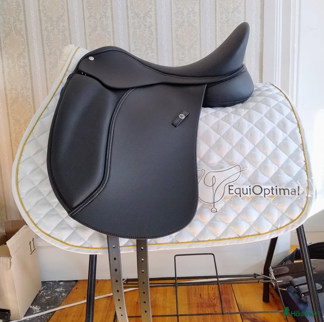 Sadlar hästutrustning till salu: NY Wintec Dressyr - Annons 1