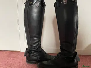 Ridstövlar ryttarutrustning till salu: Snygga stövlar - Annons 1