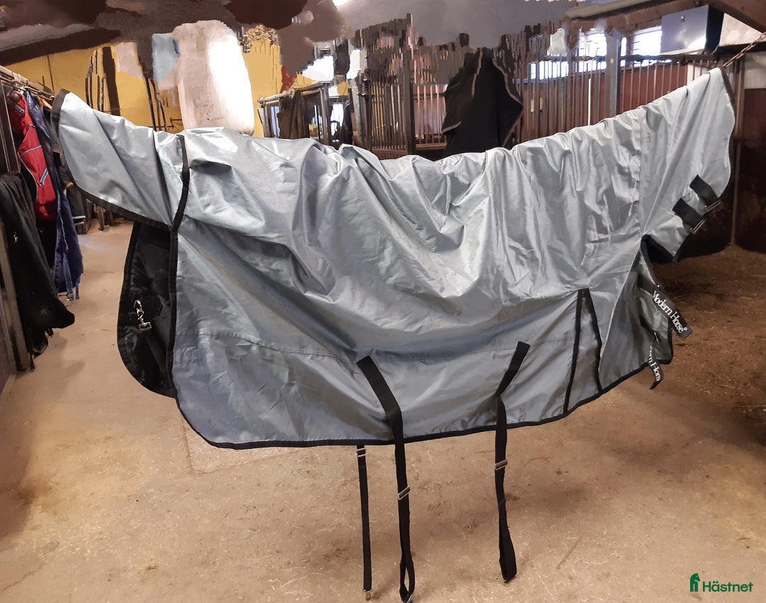 Täcken hästutrustning till salu: Vintertäcke 135 i Sollebrunn - Annons 2