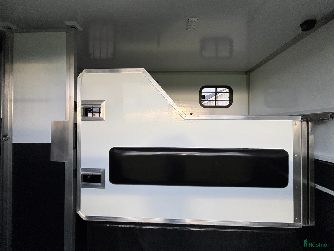 Hästlastbilar  fordon & transport till salu: Horsepartner EQUIMAX -5sits - Automat - Hästbil i Laholm - Annons 13