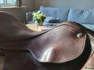 Sadlar hästutrustning till salu: Bates hoppsadel ponny i Värmdö - Annons 7