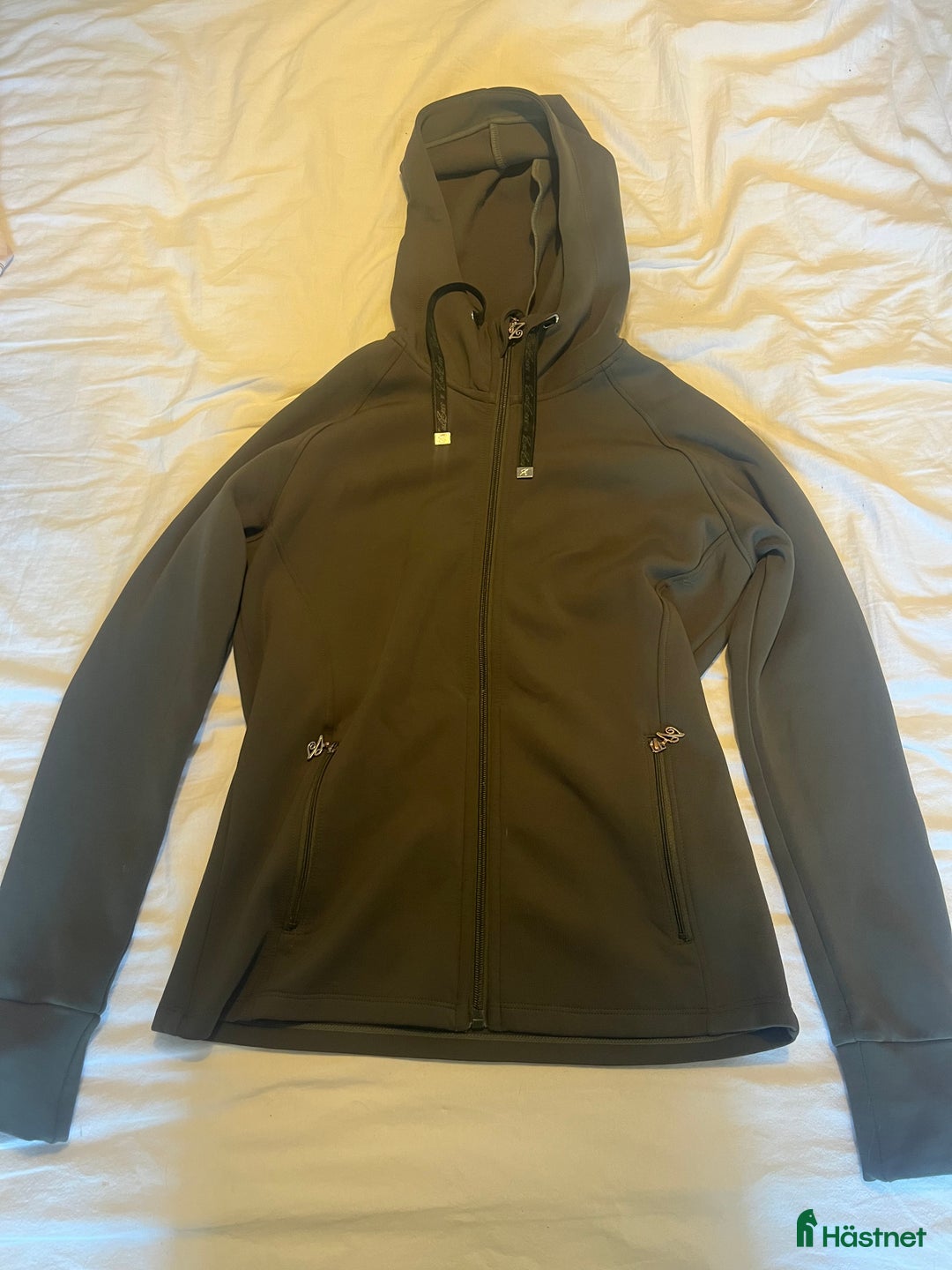 Övrig Ryttarutrustning ryttarutrustning till salu: Fin grön Zaczess hoodie i Kalmar - Annons 1