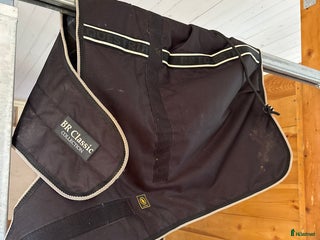 Täcken hästutrustning till salu: Föltäcke i Kalvsvik - Annons 1