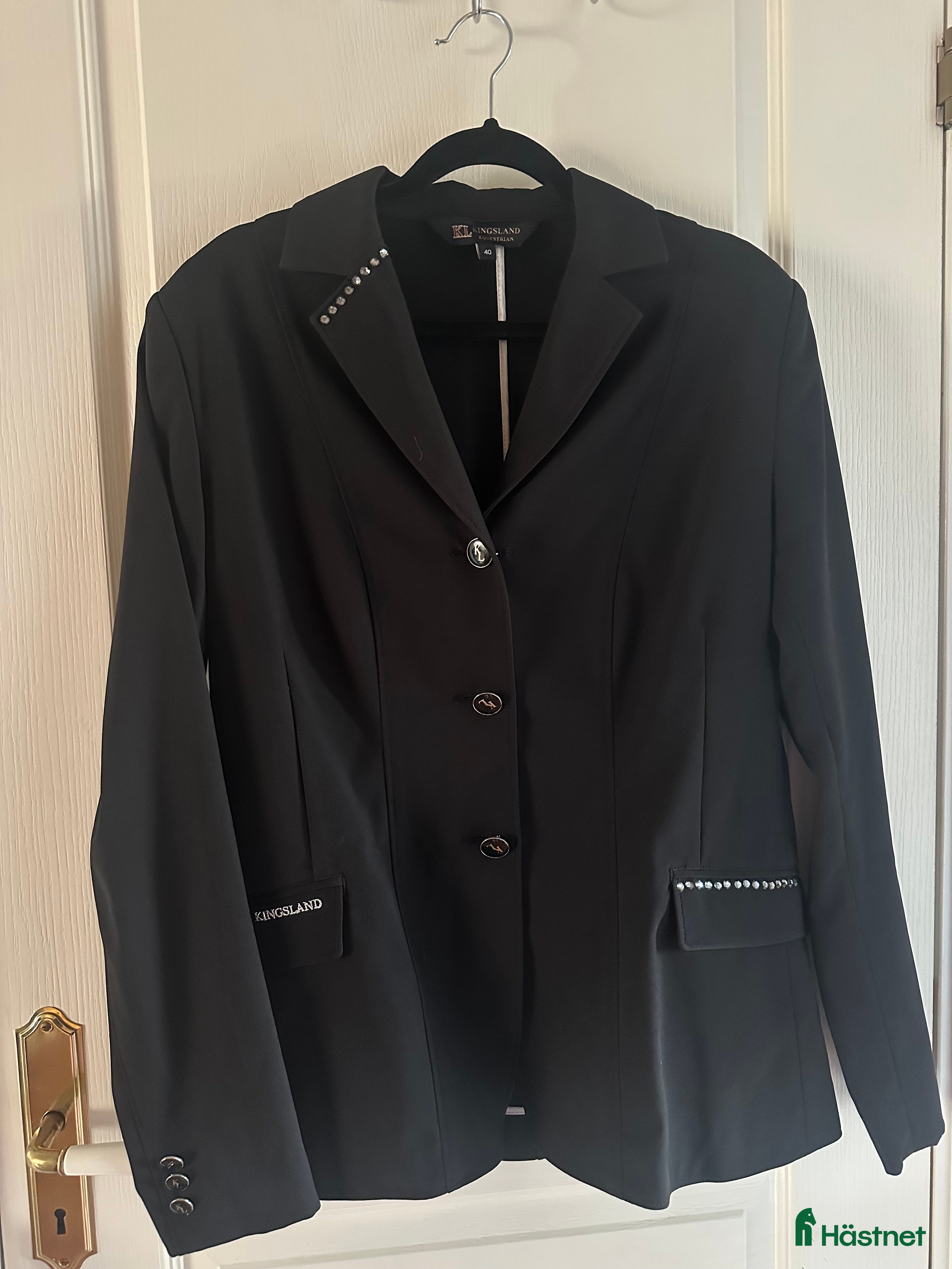 Jackor & Kavajer ryttarutrustning till salu: Svart kingsland kavaj, strl 40 i Nässjö - Annons 1