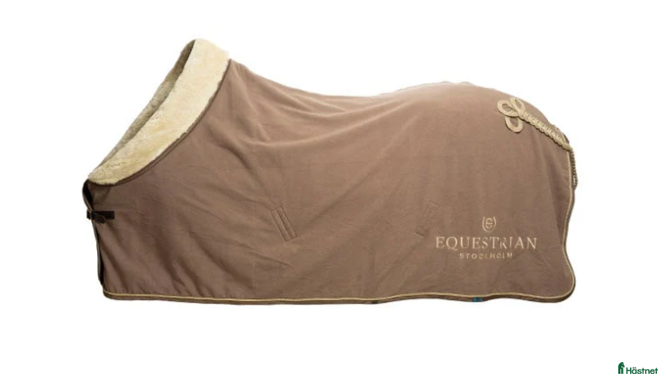 Täcken hästutrustning Nytt Equestrian Stockholm täcke, ES täcke. i Trångsund - Annons 17