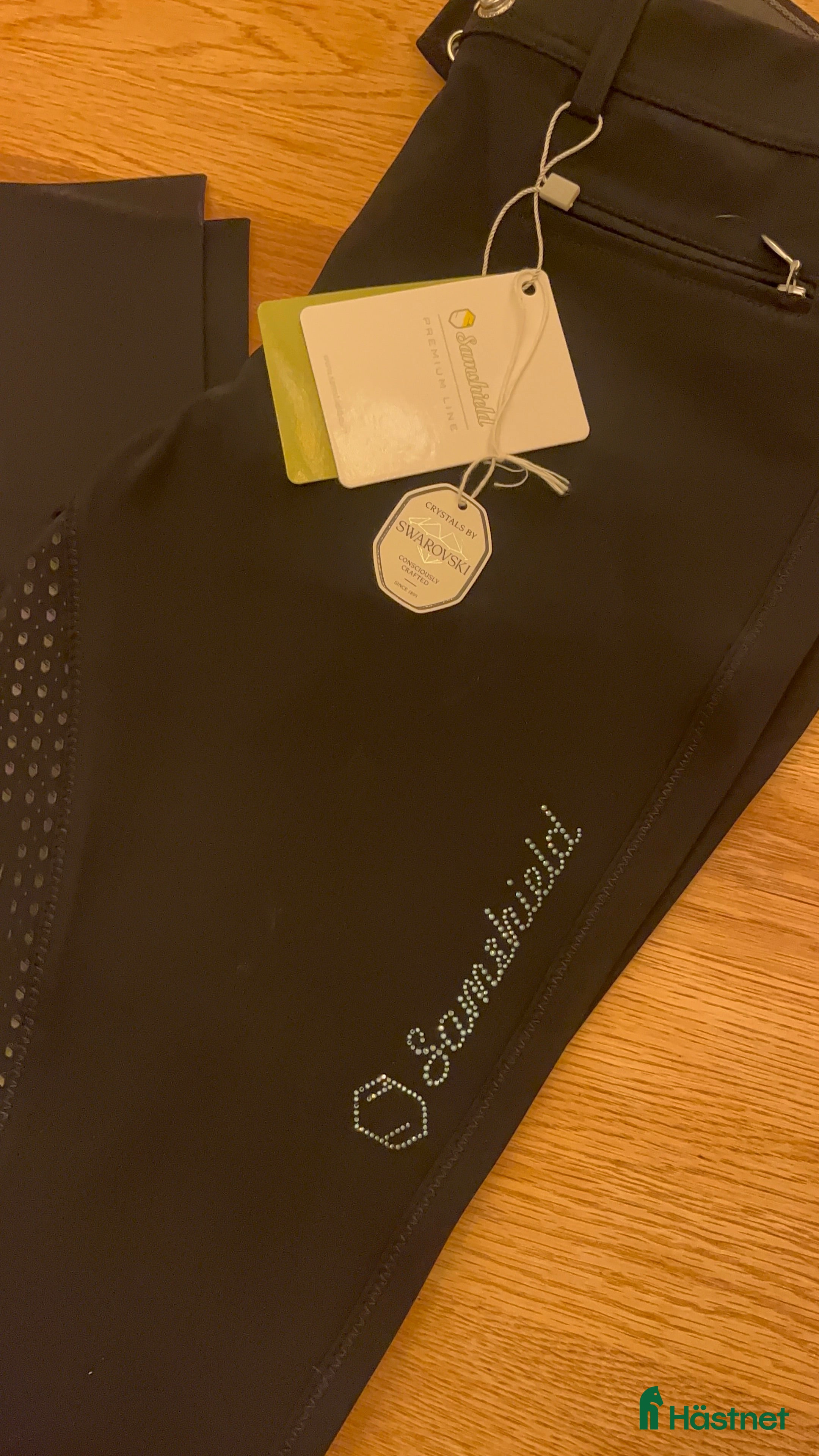 Ridbyxor ryttarutrustning till salu: Helt nya samshield!!😍 i Torslanda - Annons 1