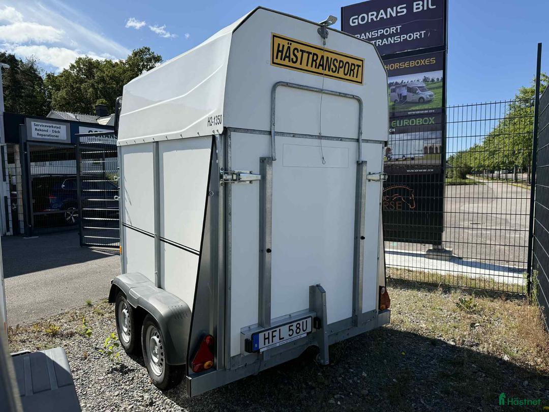 Hästtransporter  fordon & transport till salu: Hästtransport Värmlandsvagnen Classic 660 nyskick! i Köping - Annons 5