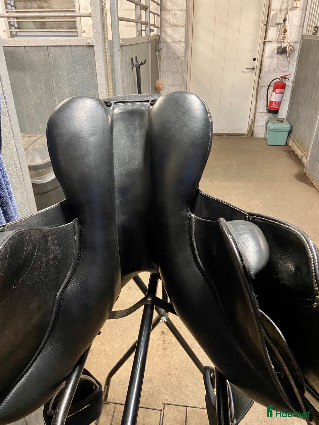 Sadlar hästutrustning till salu: Välvårdad HBC sadel i Dösjebro - Annons 3