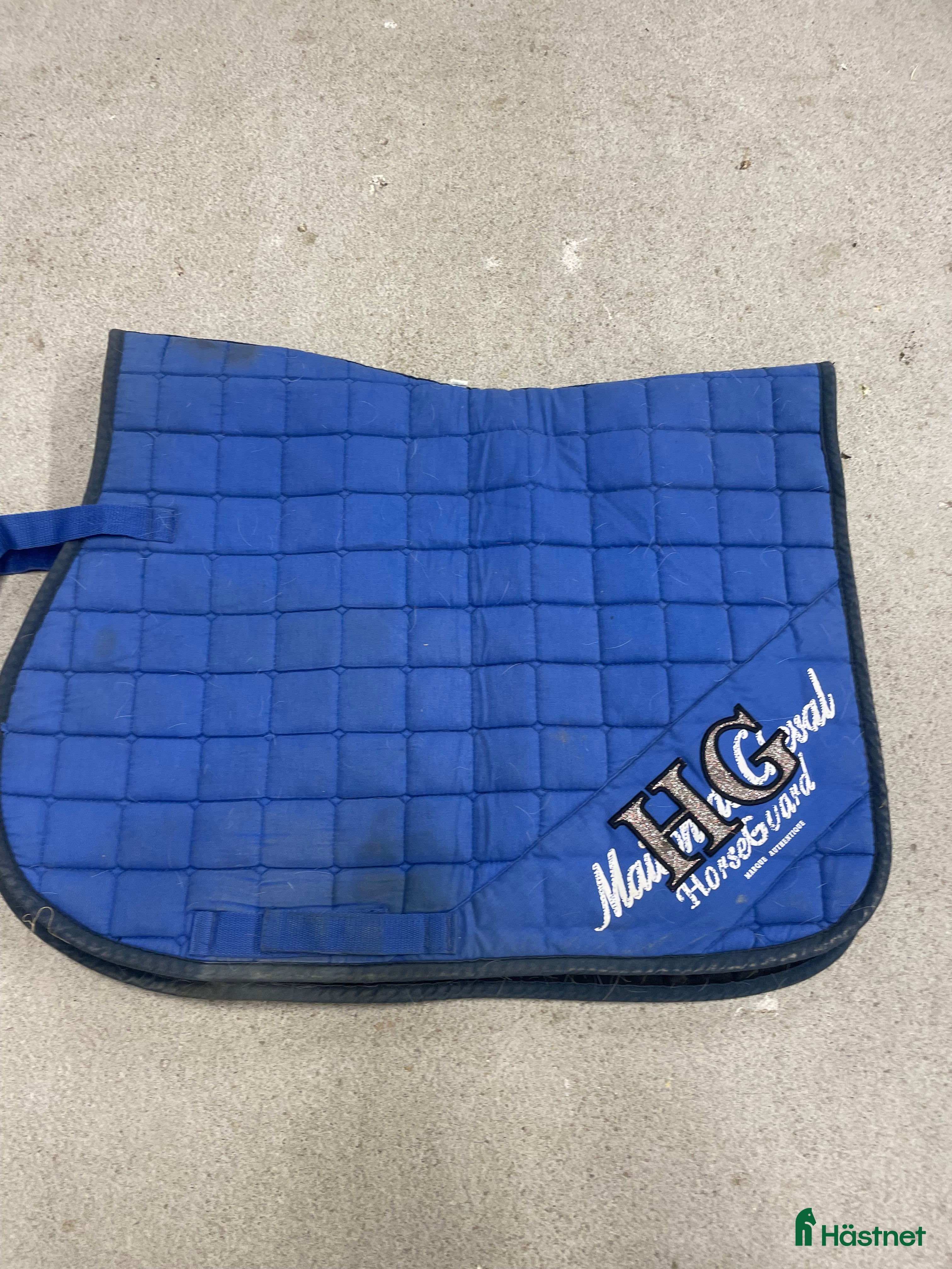 Schabrak & Vojlockar hästutrustning till salu: Snyggt horse guard schabrak  i Viken - Annons 5