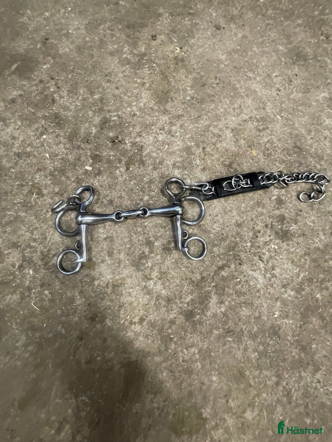 Bett hästutrustning till salu: Tredelat baby pelhalm strl 115 - Annons 1