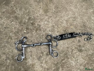 Bett hästutrustning till salu: Tredelat baby pelhalm strl 115 - Annons 1