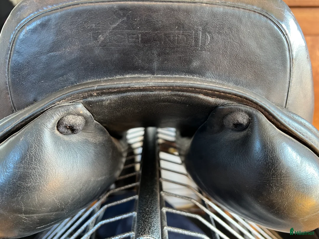 Sadlar hästutrustning till salu: Prestige D1 Island säljes. i Täby - Annons 2