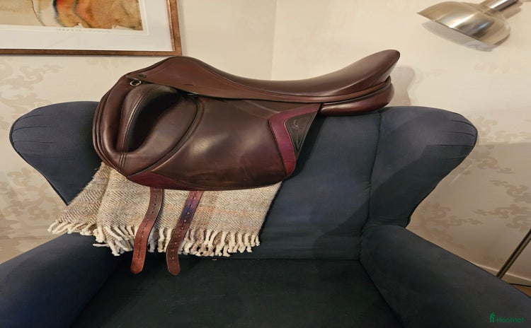 Sadlar hästutrustning till salu i Furulund - Annons 1