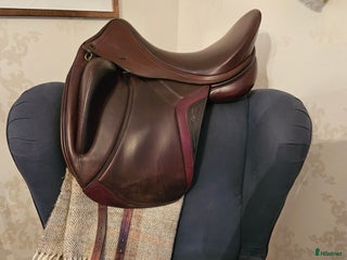 Sadlar hästutrustning till salu: Equiline Alissum dressyrsadel i Furulund - Annons 3