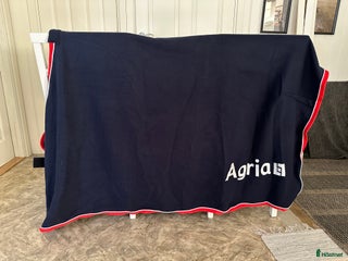 Täcken hästutrustning till salu: Agria fleecetäcke i Fagersta - Annons 8