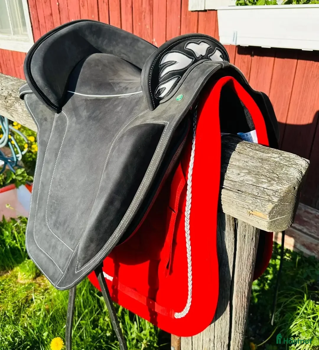 Sadlar hästutrustning till salu: Ludomar Venus med flexibel bom - Annons 1