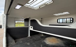 Hästlastbilar  fordon & transport till salu: Lågmilad b korts lastbil i Blentarp - Annons 8