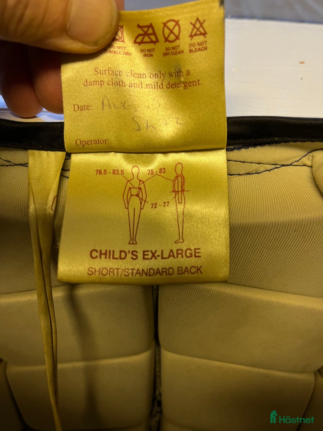 Säkerhetsvästar ryttarutrustning till salu: Racesafe väst i gott skick i Hindås - Annons 2