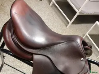 Sadlar hästutrustning Skönt kvalitetssadel till bra pris! i Ramsele - Annons 3