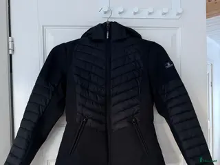 Jackor & Kavajer ryttarutrustning till salu: Ny Kingsland hybridjacka strl XXS - Annons 1