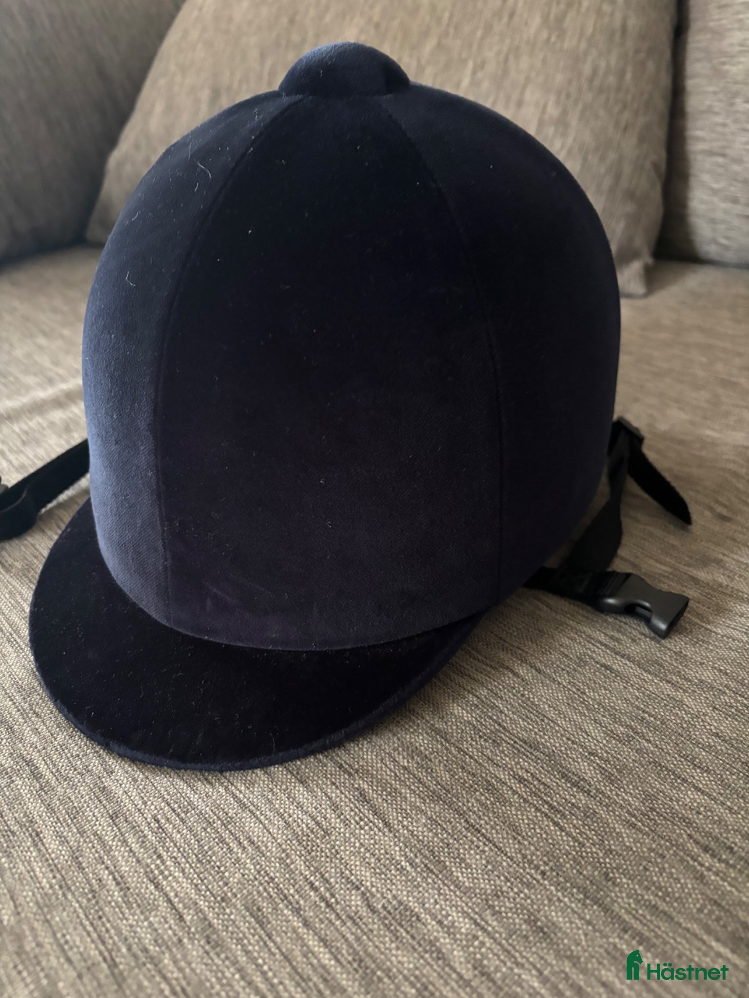 Hjälmar ryttarutrustning till salu: Blå hjälm - Annons 1