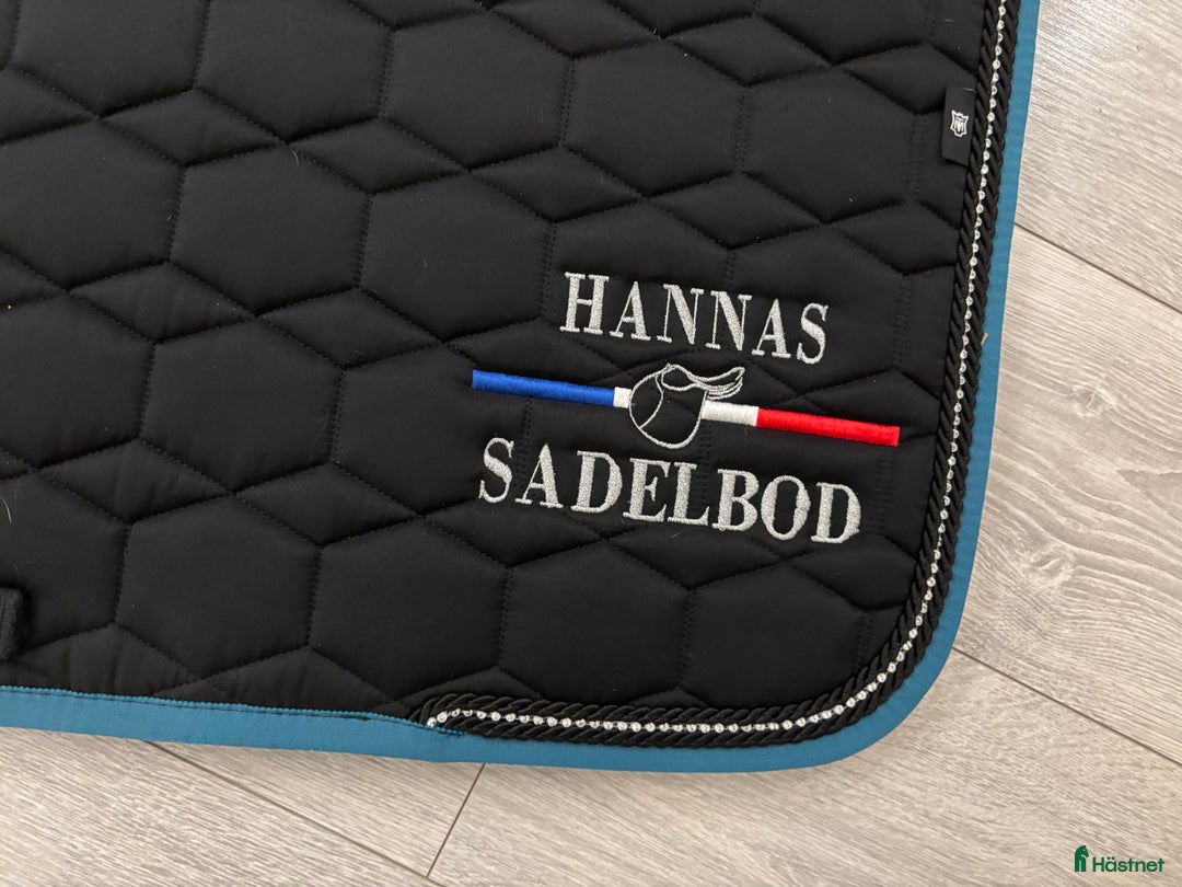 Schabrak & Vojlockar hästutrustning till salu: Mattes schabrak  i Bro - Annons 2