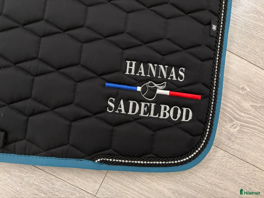 Schabrak & Vojlockar hästutrustning till salu: Mattes schabrak  i Bro - Annons 2