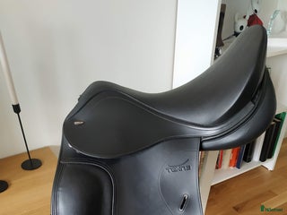 Sadlar hästutrustning till salu: Tekna A-line dressyr i Karlskrona - Annons 1