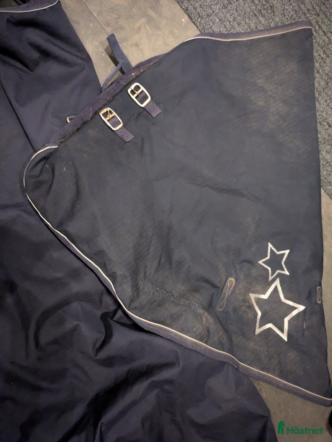 Täcken hästutrustning till salu: Hansbo vintertäcke med hals  i Vinslöv - Annons 1