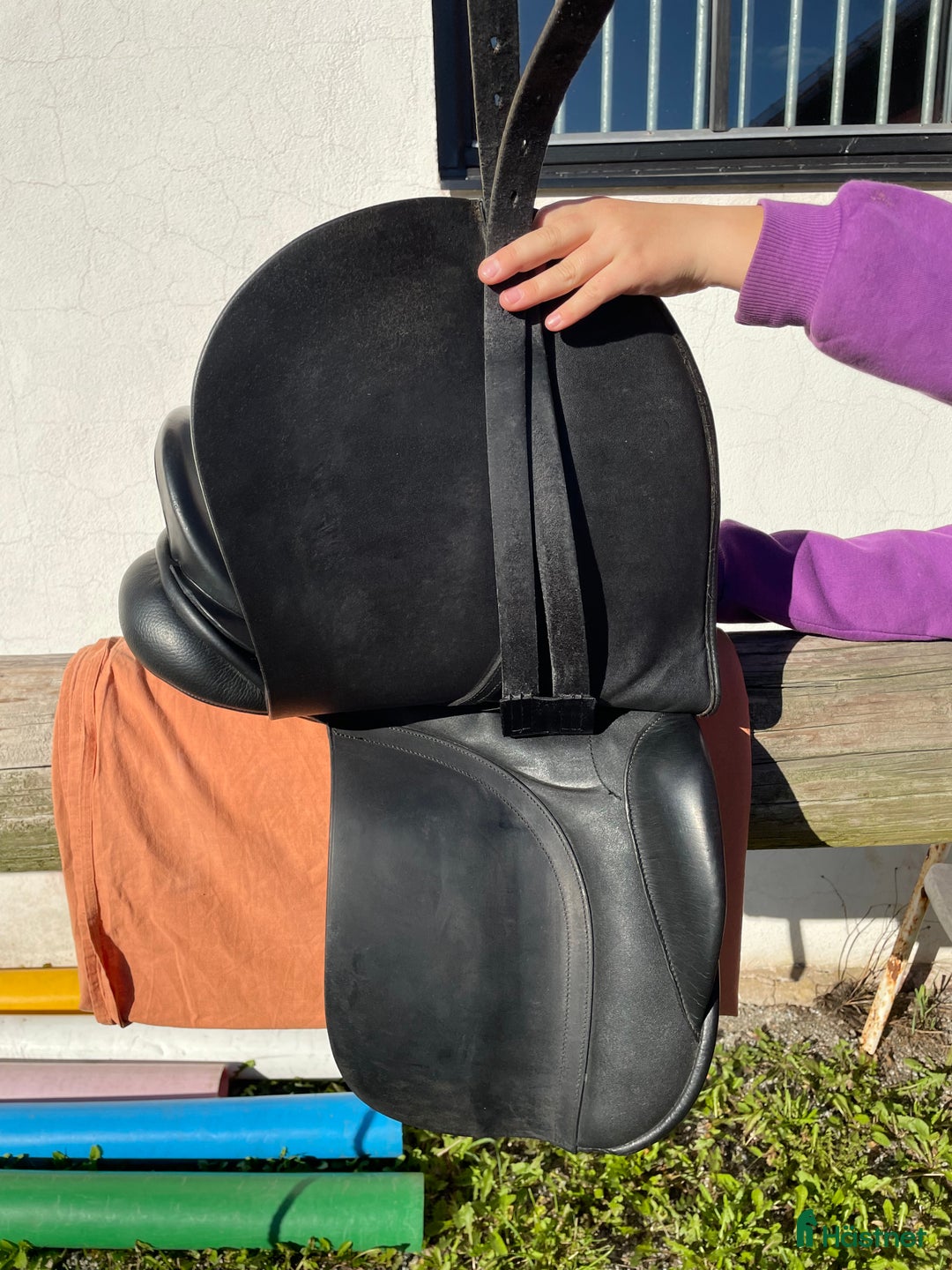 Sadlar hästutrustning till salu: Dressyrsadel i mycket fint skick  i Sala - Annons 6
