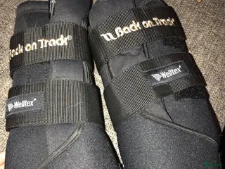 Benskydd hästutrustning till salu: BACK ON TRACK ROYAL QUICK WRAPS * Nya i Borlänge - Annons 2