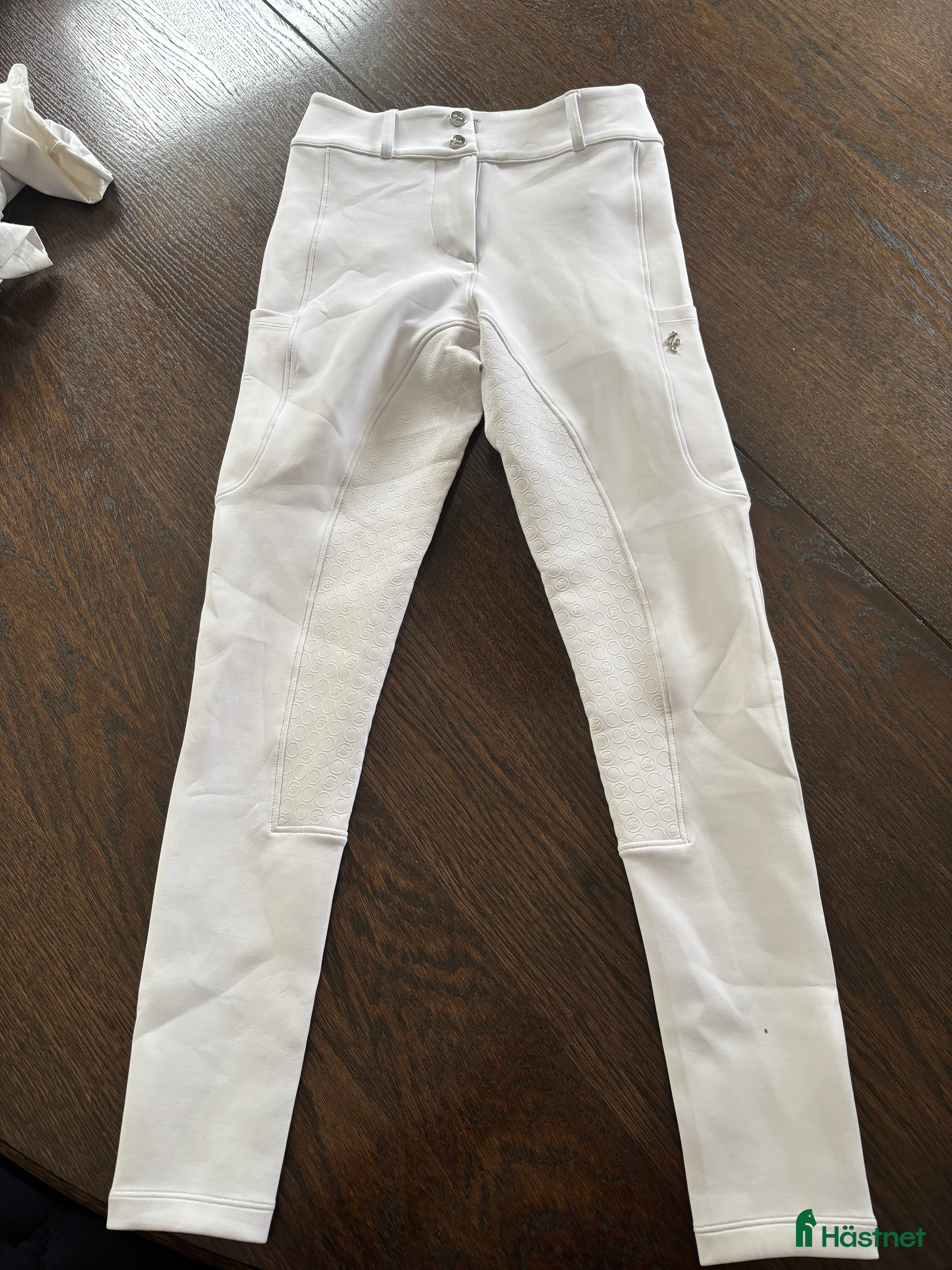 Ridbyxor ryttarutrustning till salu: Vita ridbyxor  i Härryda - Annons 1
