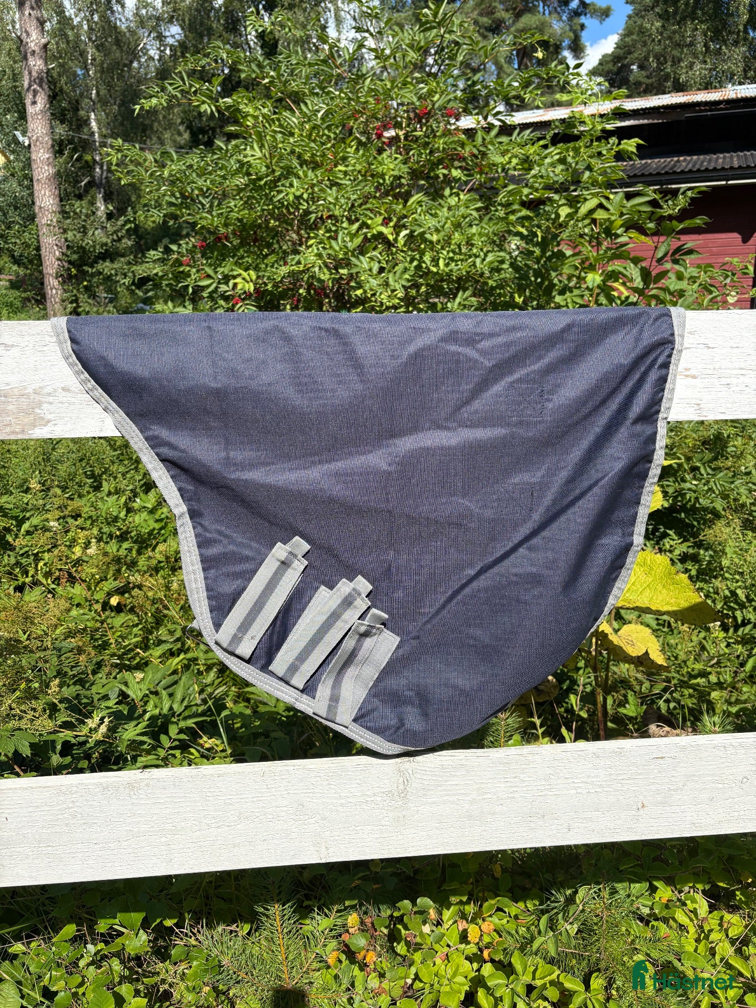 Täcken hästutrustning SÄNKT PRIS halsdel regntäcke, ponny, 50 kr (75kr) - Annons 3