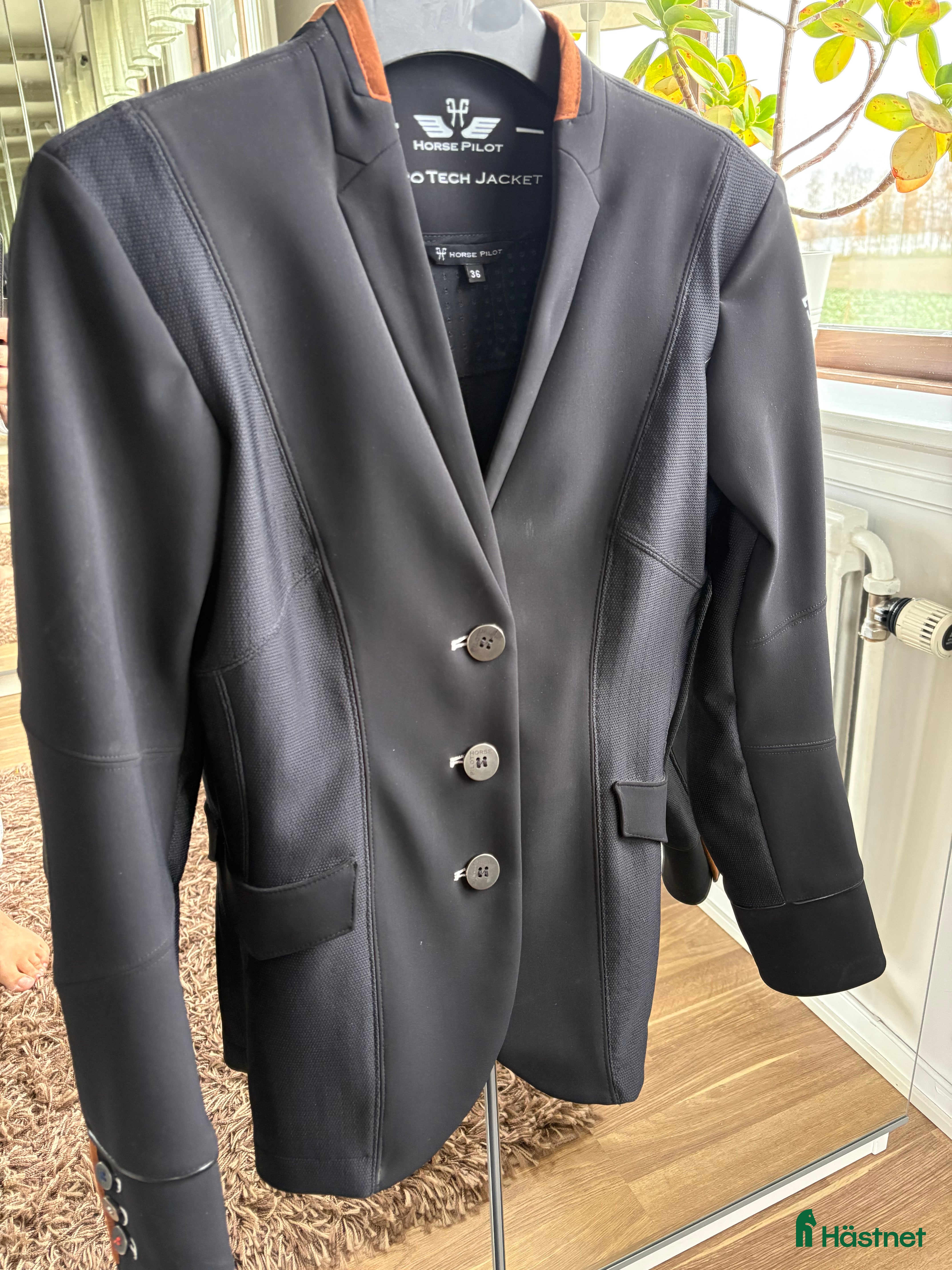 Jackor & Kavajer ryttarutrustning till salu: Svart tävlingskavaj från Horse Pilot i Grangärde - Annons 21