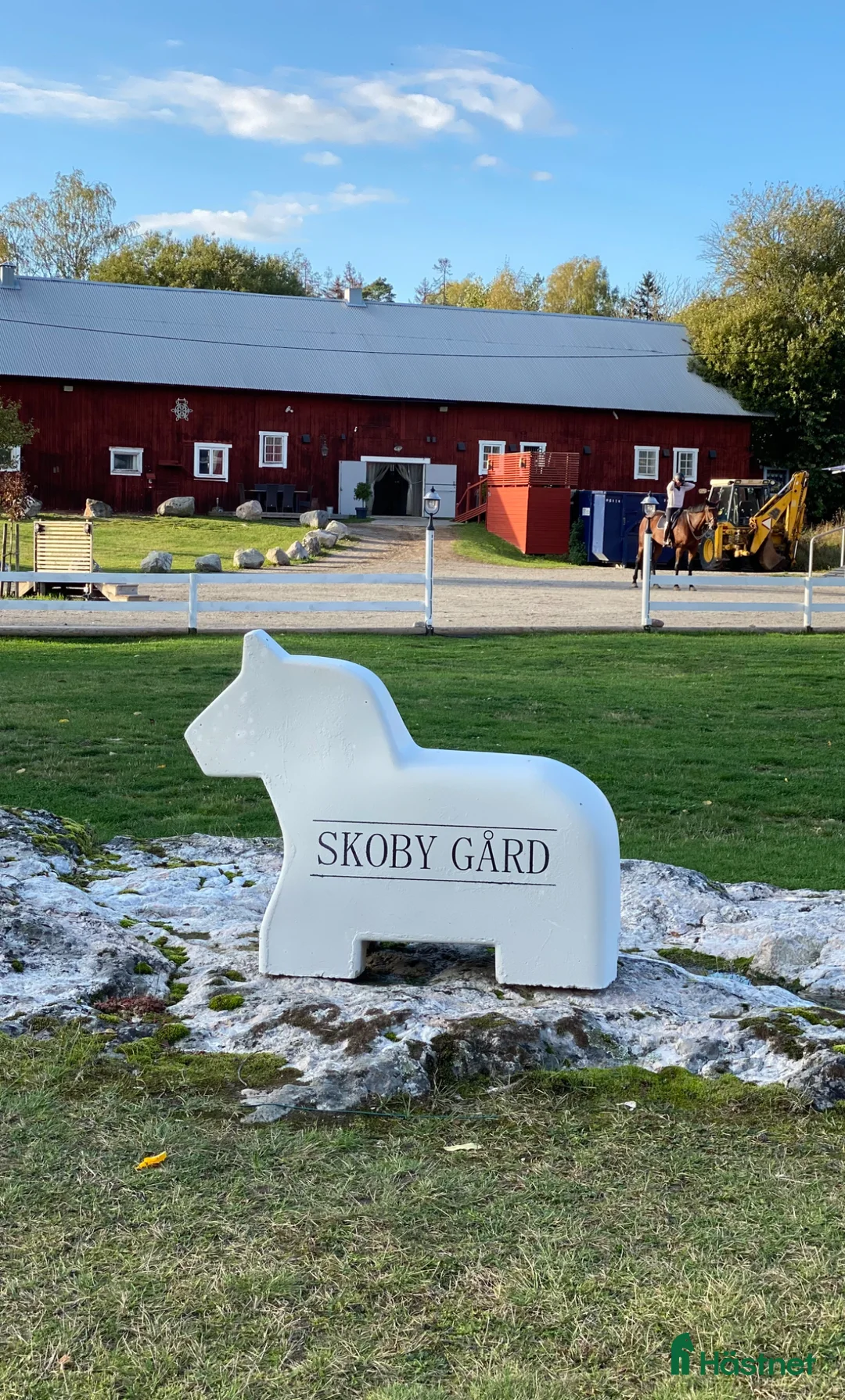  stallplats finnes: Stallplats Rosersberg med dressyrinriktning - Annons 1