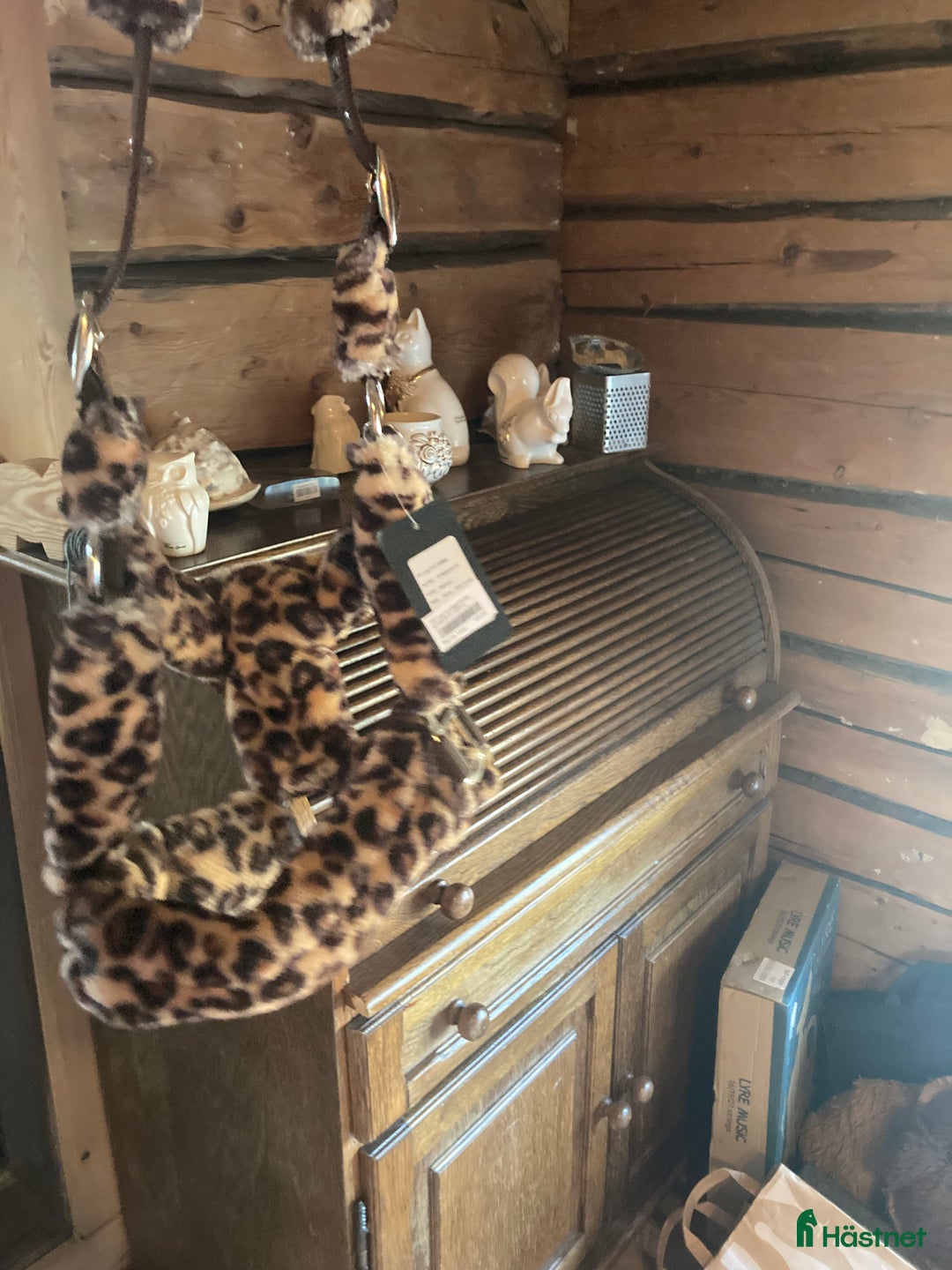 Övrig Hästutrustning hästutrustning till salu: Leopard grimma aldrig andvänd  i Töllsjö - Annons 1