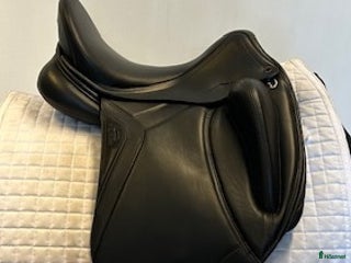 Sadlar hästutrustning till salu: Dressyrsadel Equiline Alissum 16" i Uppsala - Annons 4