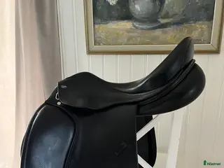 Sadlar hästutrustning Lippo Azzario Dressyr Sadel - Annons 6