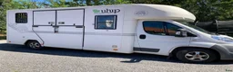 Hästlastbilar  fordon & transport till salu: Fullutrustad lågmilad B-kortslastbil med bodel - Annons 1