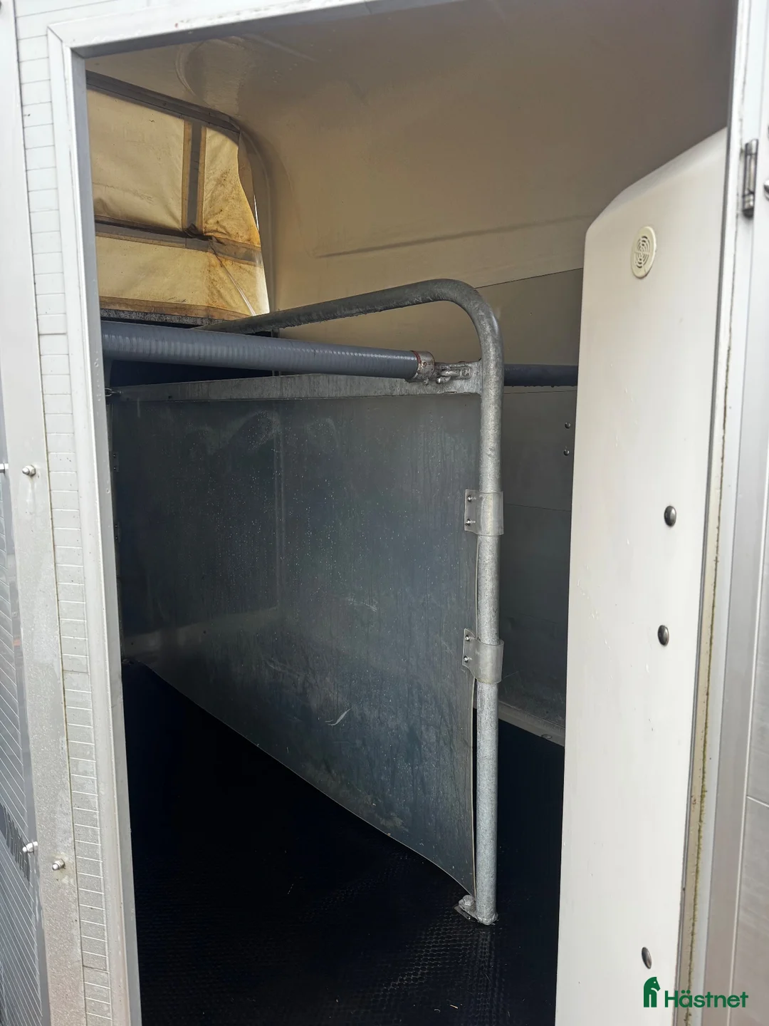 Hästtransporter  fordon & transport till salu: Fint släp från 2013 - Annons 4