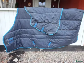 Täcken hästutrustning Amigo stalltäcke 155 i Örbyhus - Annons 9