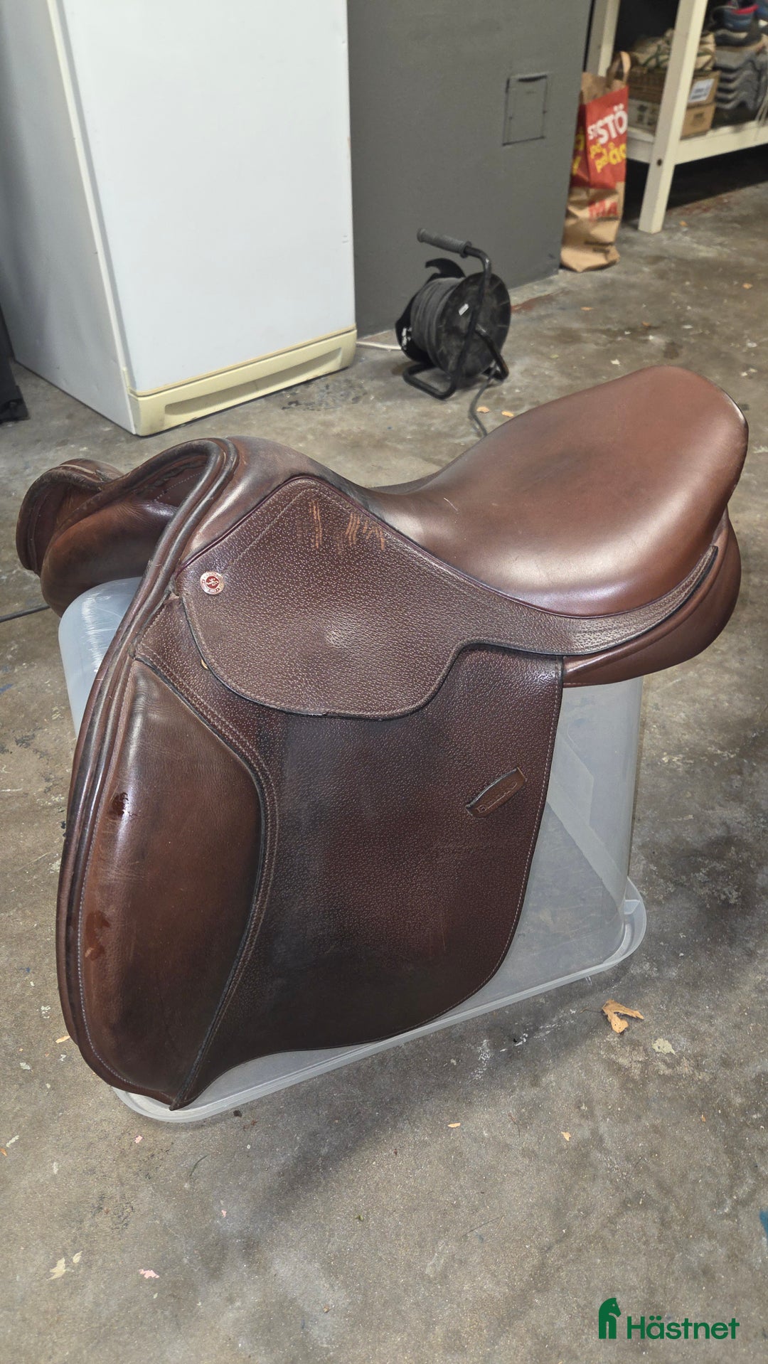 Sadlar hästutrustning till salu: Farmland hoppsadel i Viskafors - Annons 3