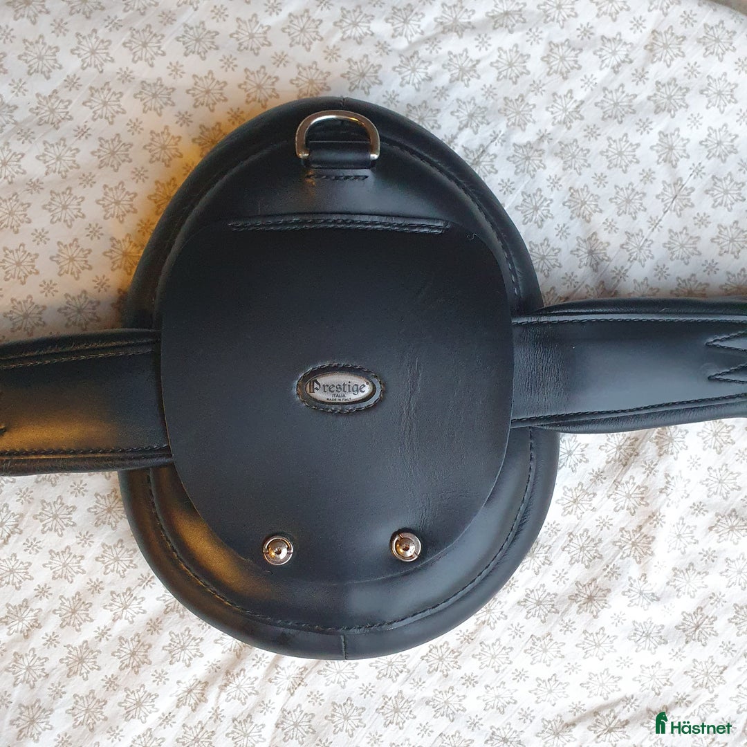 Sadeltillbehör hästutrustning till salu: Prestige rp dressyrgjord 70 cm i Tranås - Annons 3