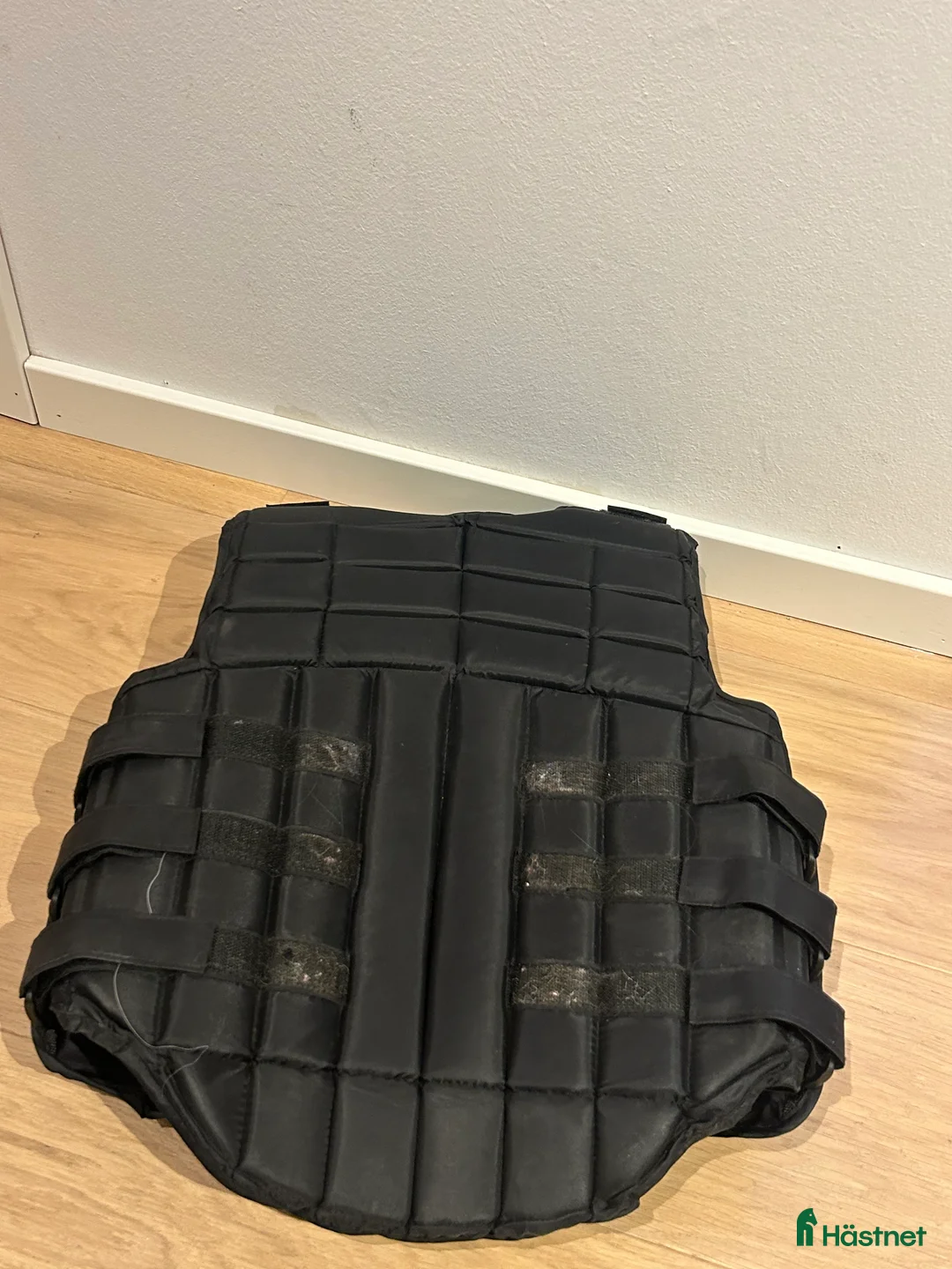 Säkerhetsvästar ryttarutrustning till salu: Säkerhetsväst Jacson 8 år i Åsa - Annons 3