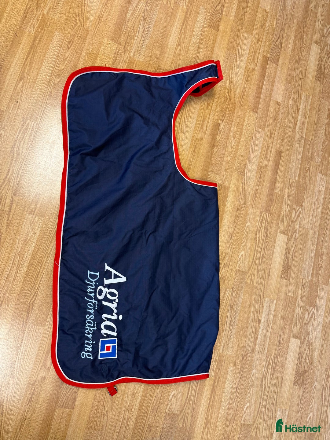 Täcken hästutrustning till salu: Fodrat ridtäcke  i Vendelsö - Annons 1