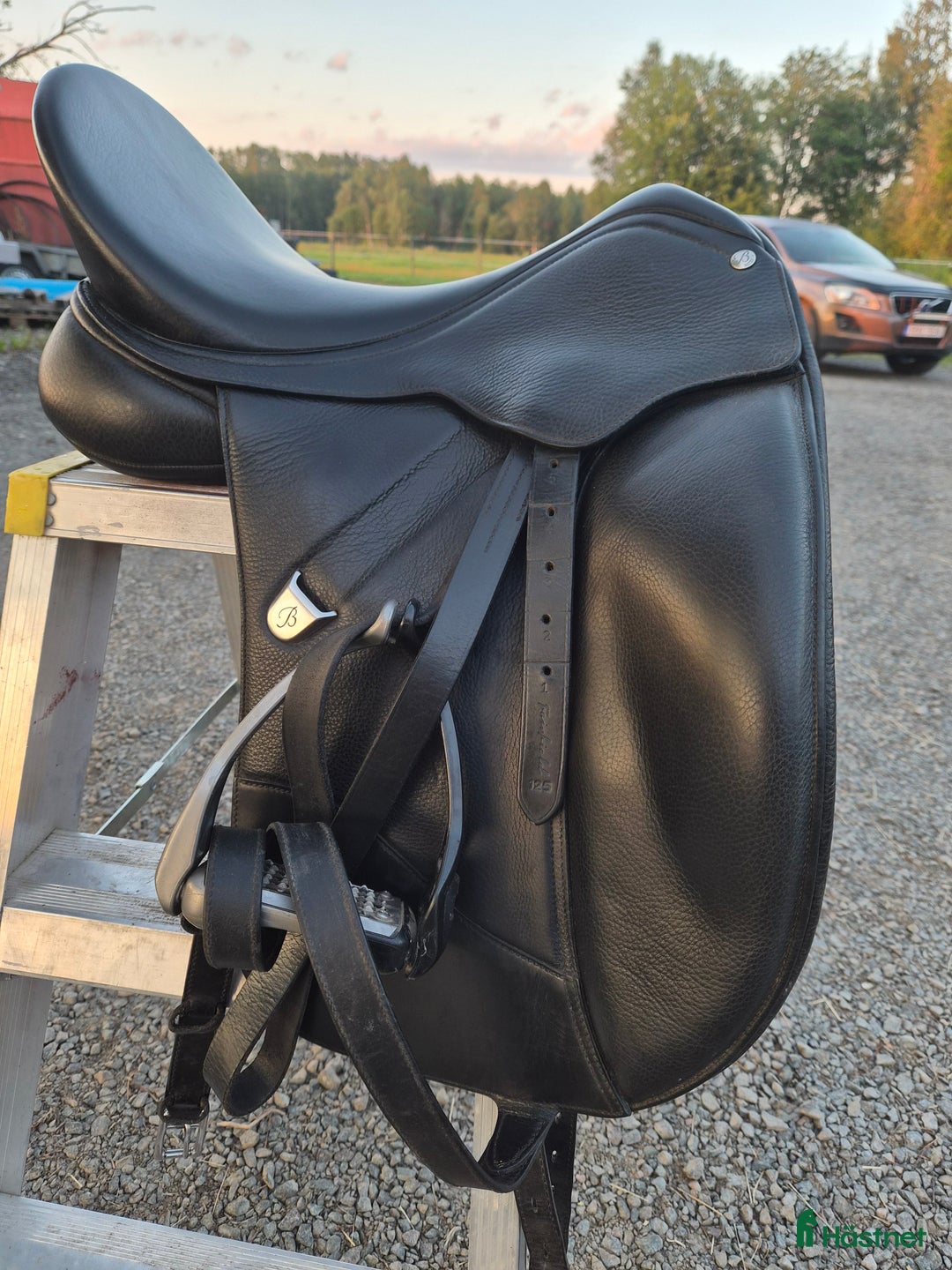 Sadlar hästutrustning till salu: Bates Isabelle Werth i Dala-Järna - Annons 2
