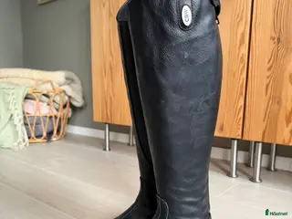 Ridstövlar ryttarutrustning till salu: Nästan helt nya CRW ridstövlar - Annons 1